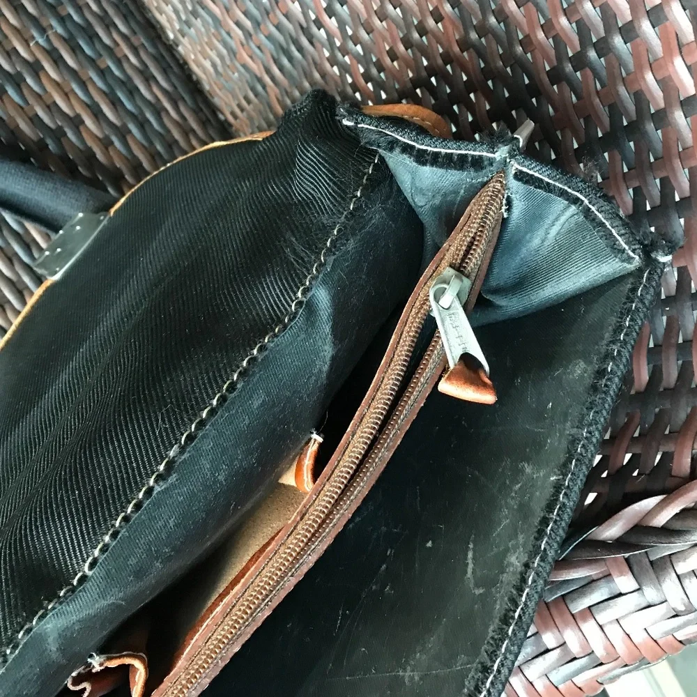 Smith & Wesson briefcase, vintage, 18”x13.5” (5” maximum bottom extension)